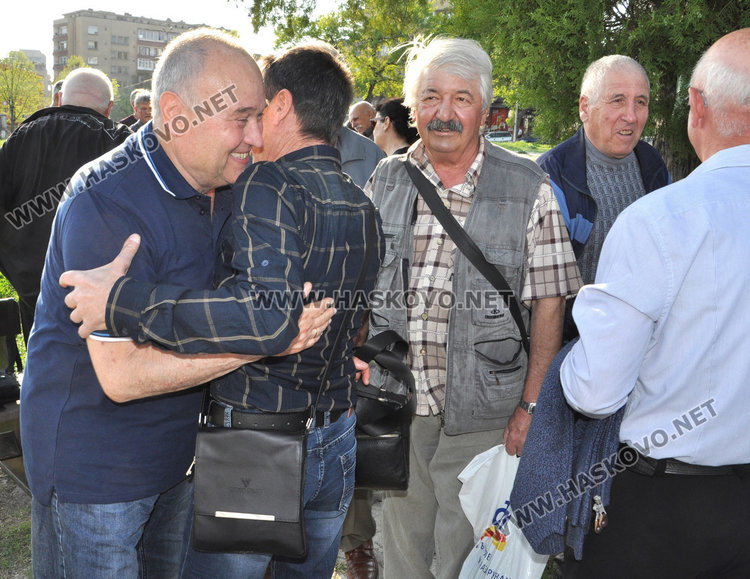 Резервните офицери от Втора армия склониха глави пред Десети родопски полк