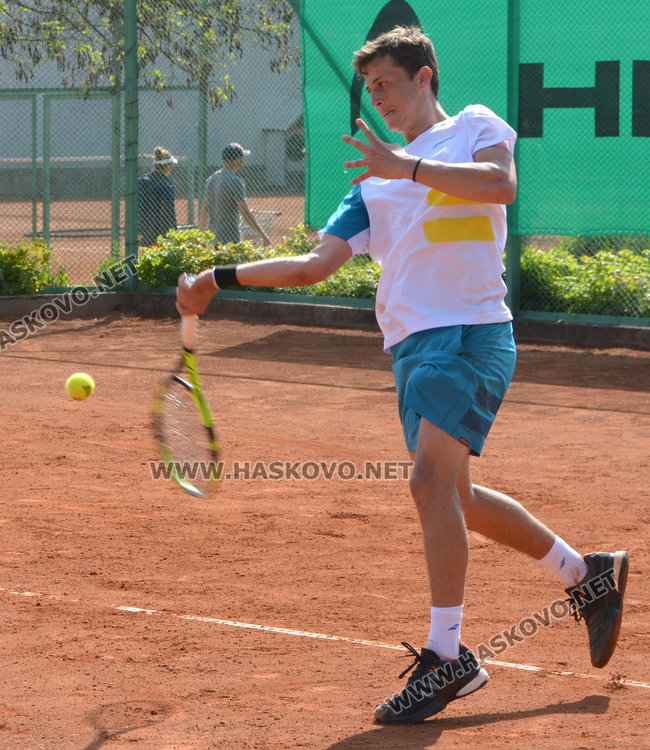 Швейцарец и шведка шампиони по тенис на Кенана