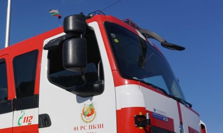 Дюнерджийница в пламъци, огънят тръгнал от скара