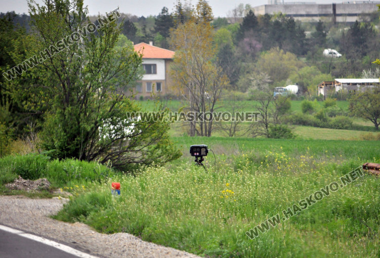4 мобилни и тринога камера ще правят скъпи фотосесии от днес в Хасковско