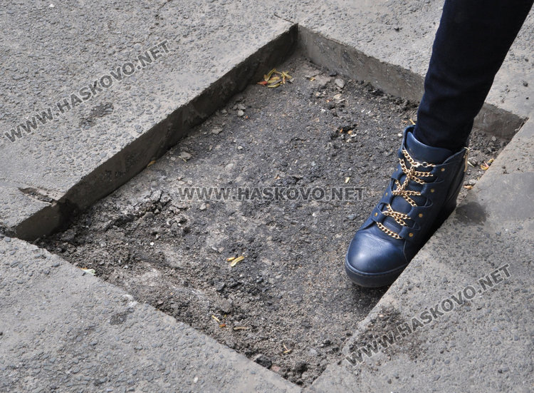 Тройно автомеле на „Раковски“ заради изрязаните дупки