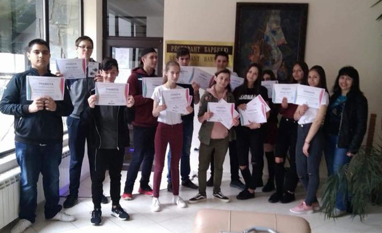 Златаровски екипи се завърнаха с призови места от IT Знайко +