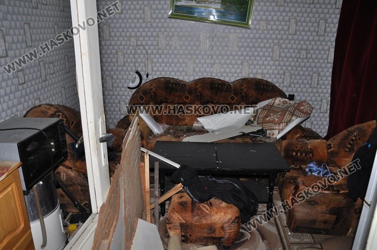 Гръмна газова бутилка в димитровградски апартамент