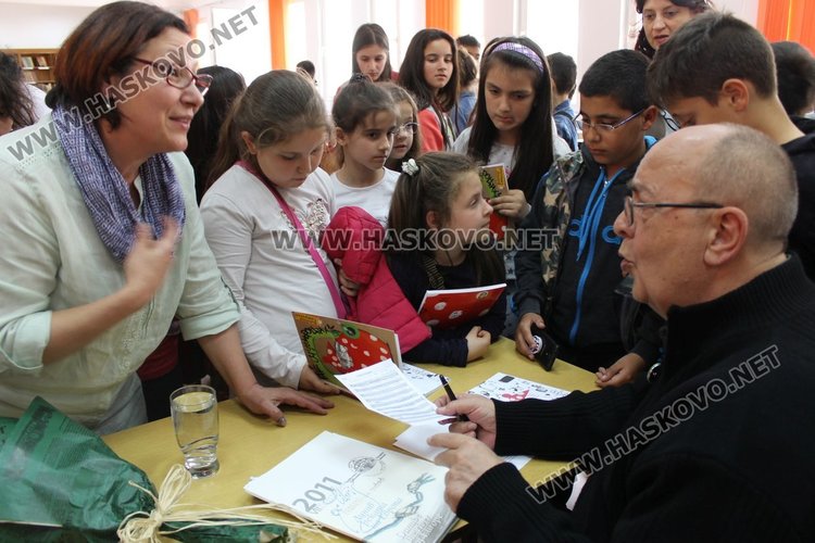 Поетът Виктор Самуилов към каравеловци: Не бързайте да пораствате!