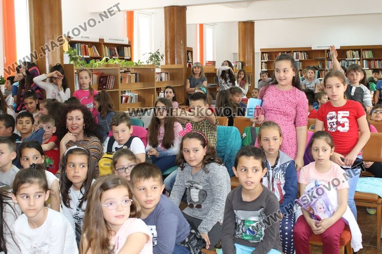 Поетът Виктор Самуилов към каравеловци: Не бързайте да пораствате!