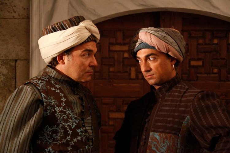 Турският сериал започна. С носия пред телевизора!