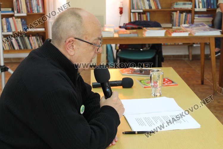 Поетът Виктор Самуилов към каравеловци: Не бързайте да пораствате!