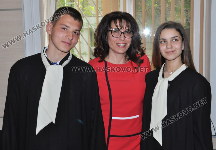 Иван Иванов, съдия Миглена Тянкова и Виктория Иванова