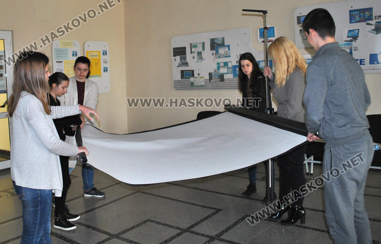 В ПМГ започна седмица на отворените врати за патронния празник на училището