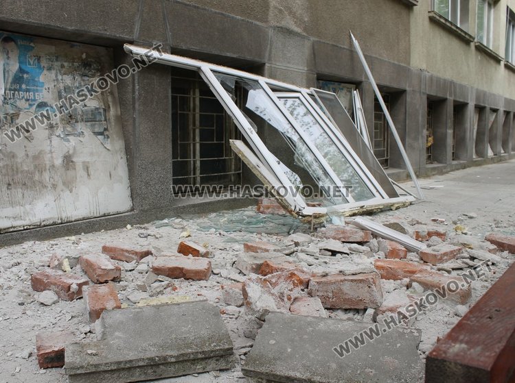 Гръмна газова бутилка в димитровградски апартамент