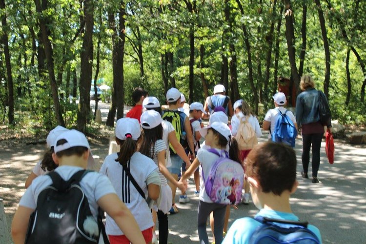 МОНТЕСОРИ езиков лагер за първи път в Кърджали въвеждат в Образователен Център НЕА Германика