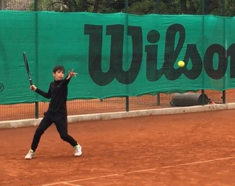 Адриано Дженев се класира за полуфинала на Държавното по тенис в Хасково
