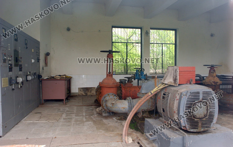 Така изглежда изоставената пречиствателна станция на яз. "Тракиец"