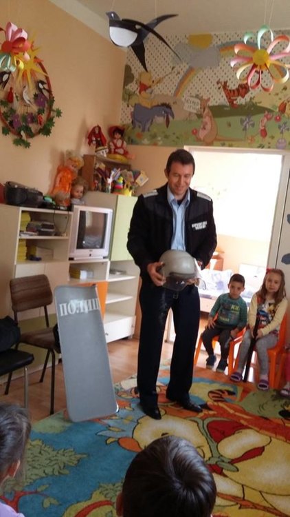 Деца от Градина имаха незабравима среща с полицаи