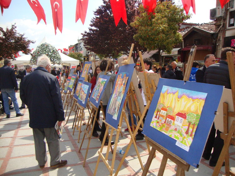 Млади художници и фотографи от Кърджали и Одрин  редят съвместна изложба „Заедно на един мост”