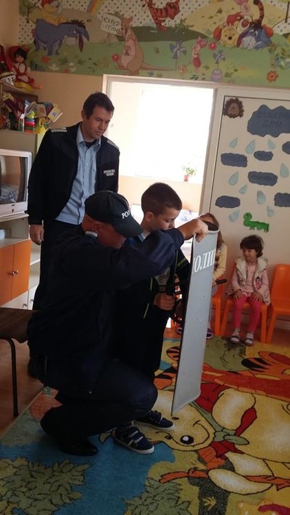 Деца от Градина имаха незабравима среща с полицаи