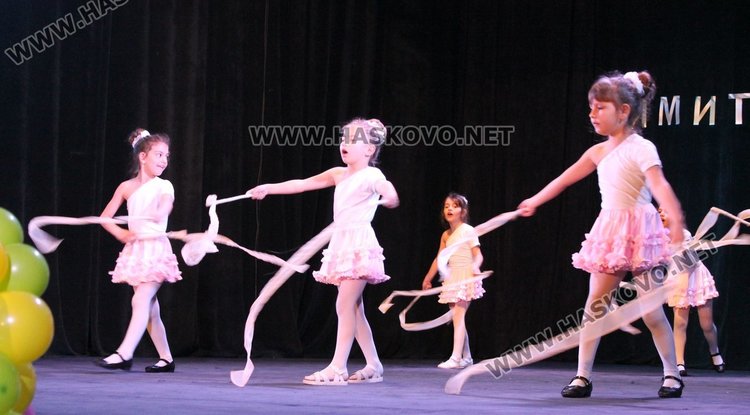 300 димитровградски таланти участват в конкурса "Шанс"