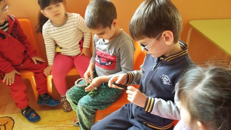 Деца от Градина имаха незабравима среща с полицаи