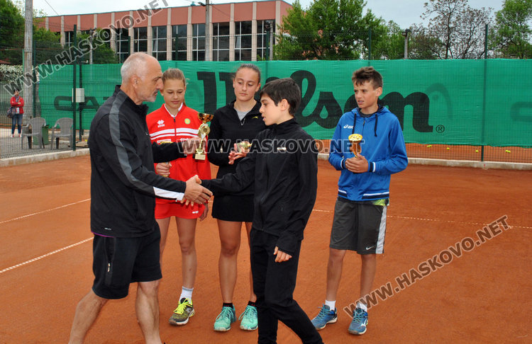 Адриано Дженев вдигна купата на Държавното по тенис в Хасково