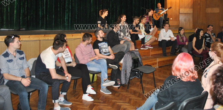 Дебютантите на “Южна пролет” в откровен разговор за литература с гимназистите от Хасково