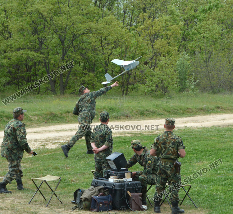 Армията спря вражеска атака по море, изгърмя 45 тона боеприпаси 