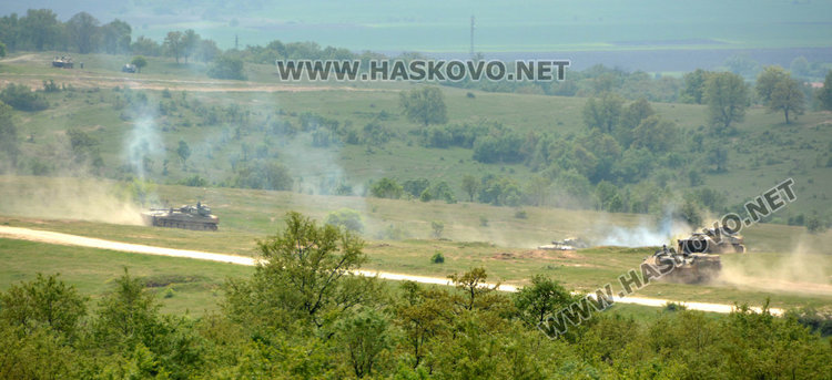 Армията спря вражеска атака по море, изгърмя 45 тона боеприпаси 