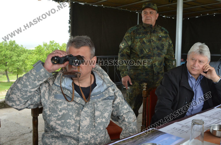 Армията спря вражеска атака по море, изгърмя 45 тона боеприпаси 