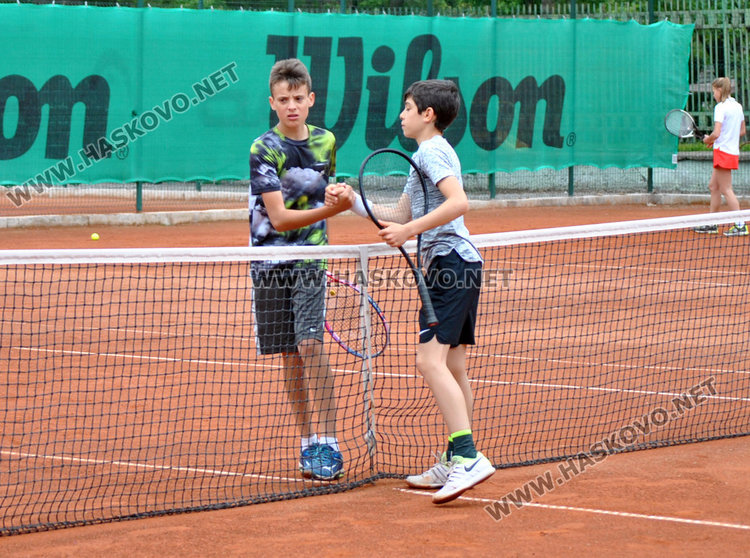 Адриано Дженев вдигна купата на Държавното по тенис в Хасково