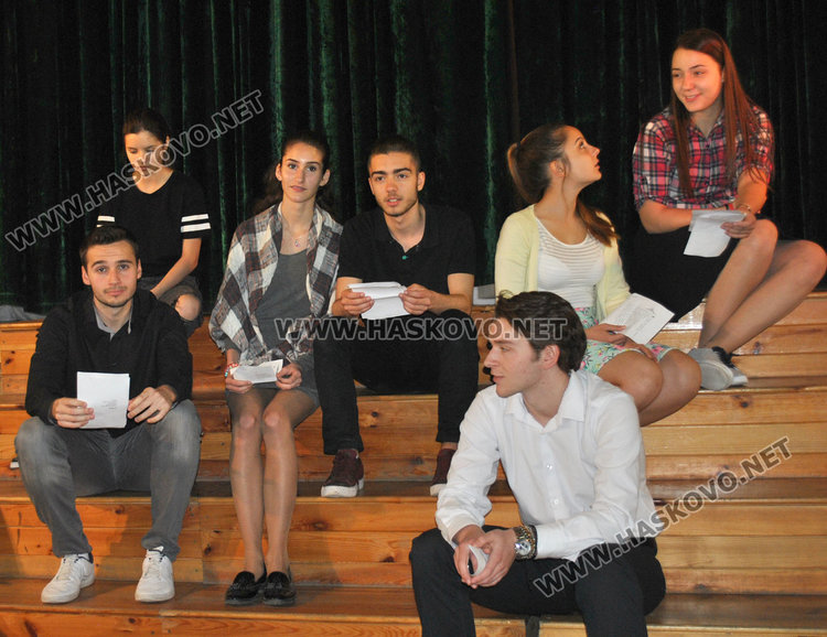 Дебютантите на “Южна пролет” в откровен разговор за литература с гимназистите от Хасково