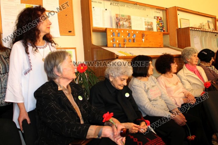 Бивши и настоящи каравеловци организираха среща на поколенията