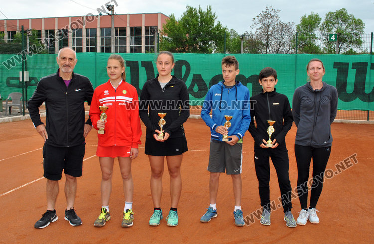 Адриано Дженев вдигна купата на Държавното по тенис в Хасково