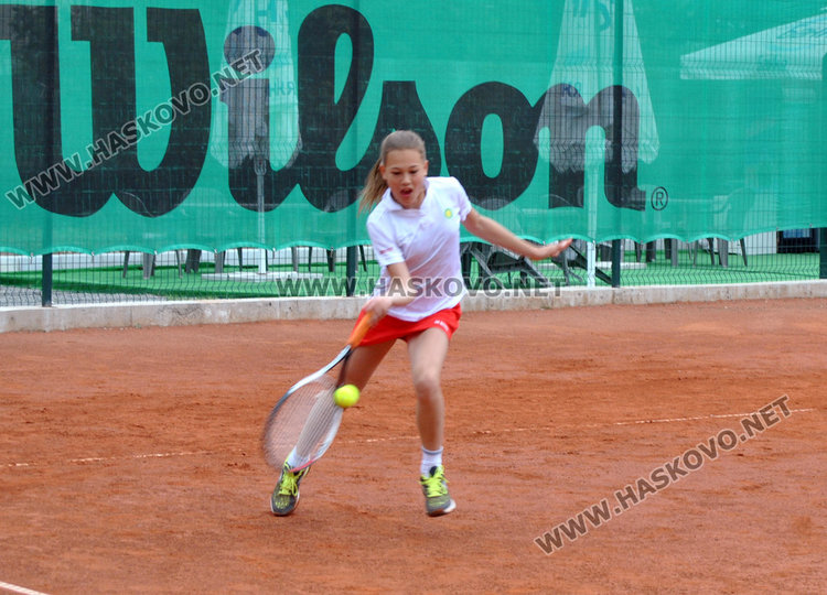 Адриано Дженев вдигна купата на Държавното по тенис в Хасково