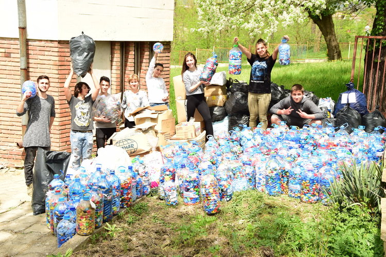 Капачки за усмивки