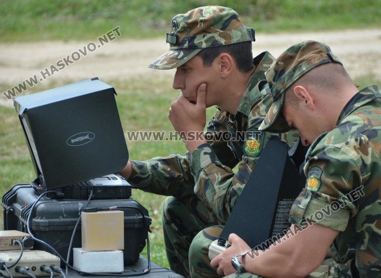 Армията спря вражеска атака по море, изгърмя 45 тона боеприпаси 