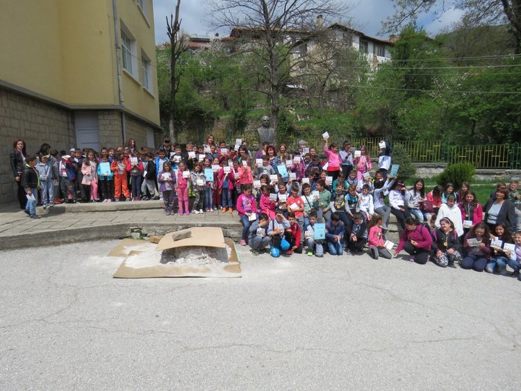 Деца твориха в ателиета за Деня на земята