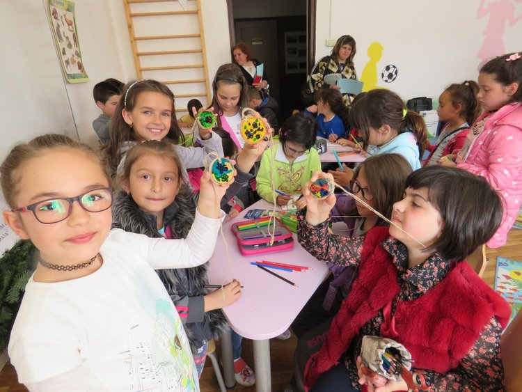 Деца твориха в ателиета за Деня на земята