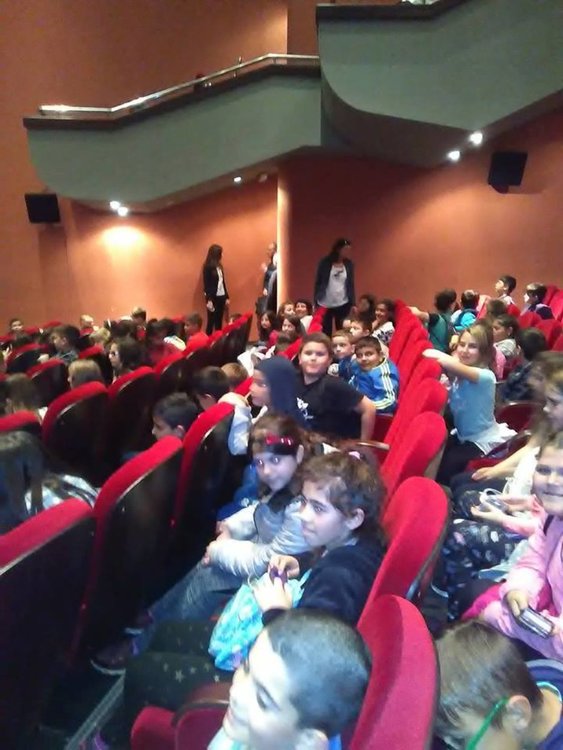 Каравеловци прекараха един следобед в операта