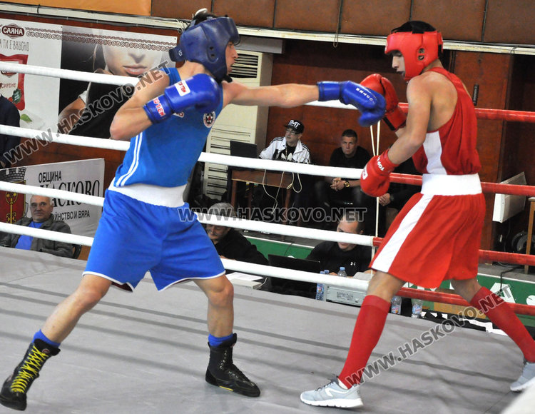 Хасково с шампион при 44 кг. по бокс, Емирджан Мехмед-на финал