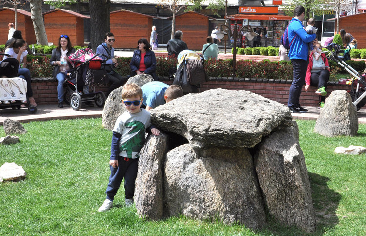 Слънчева събота, само за разходки