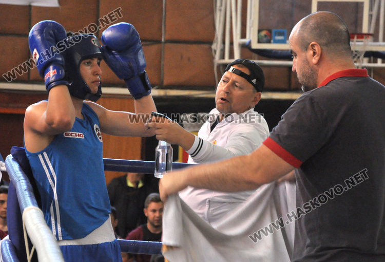 Хасково с шампион при 44 кг. по бокс, Емирджан Мехмед-на финал