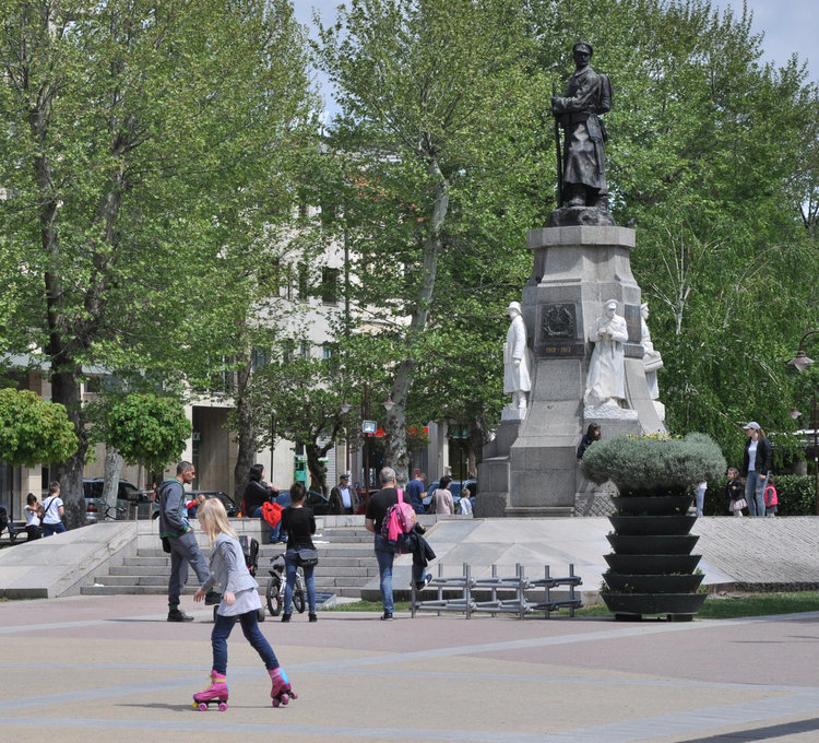 Слънчева неделя с високи температури