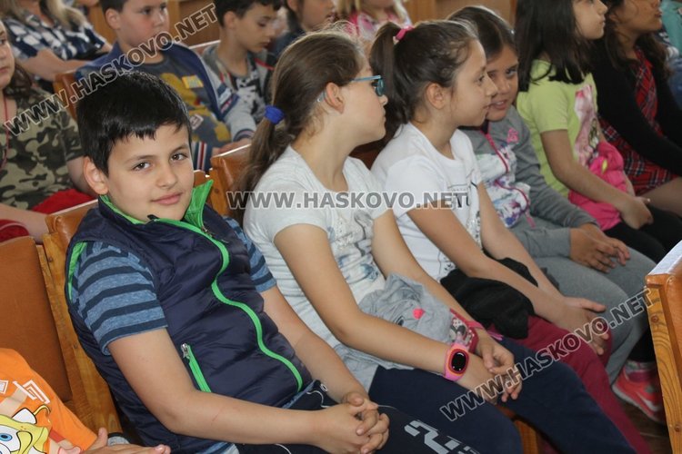 Каравеловци станаха "Пътешественици с книга в ръка по света" 