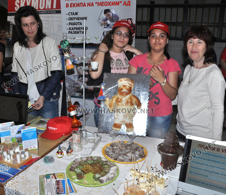 Бизнесът обещава 2500 лв. заплата и стипендии за гимназистите