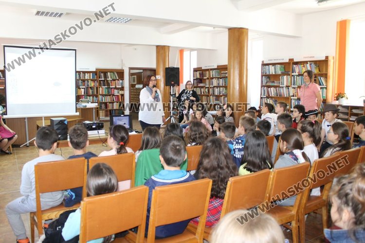 Каравеловци станаха "Пътешественици с книга в ръка по света" 