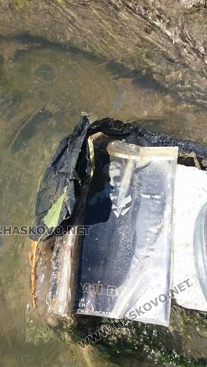 Пуснаха по течението на хасковския канал Вазов и Пелин