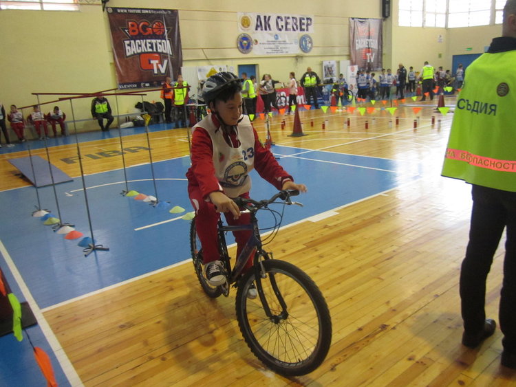 Първомайското приложно колоездене стартира успешно в Републиканския шампионат