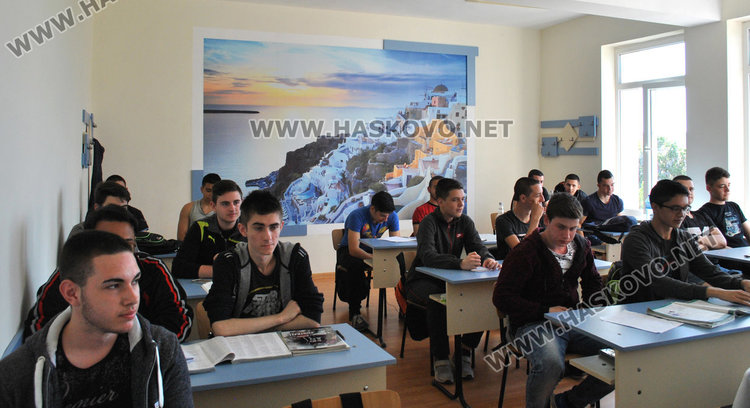 Хасковски майсторки с 3 златни медала за барче-контрабас и фаянс