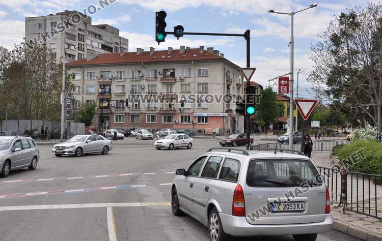 Хасковлия: броячът на светофара до автогарата образува тапи от коли