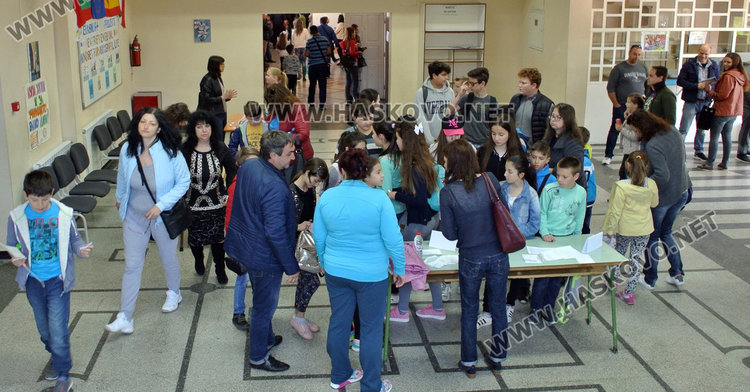  400 деца  от Хасково се явиха на Великденското математическо състезание