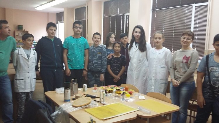 Семейство пчелари гостува на Клуба по пчеларство